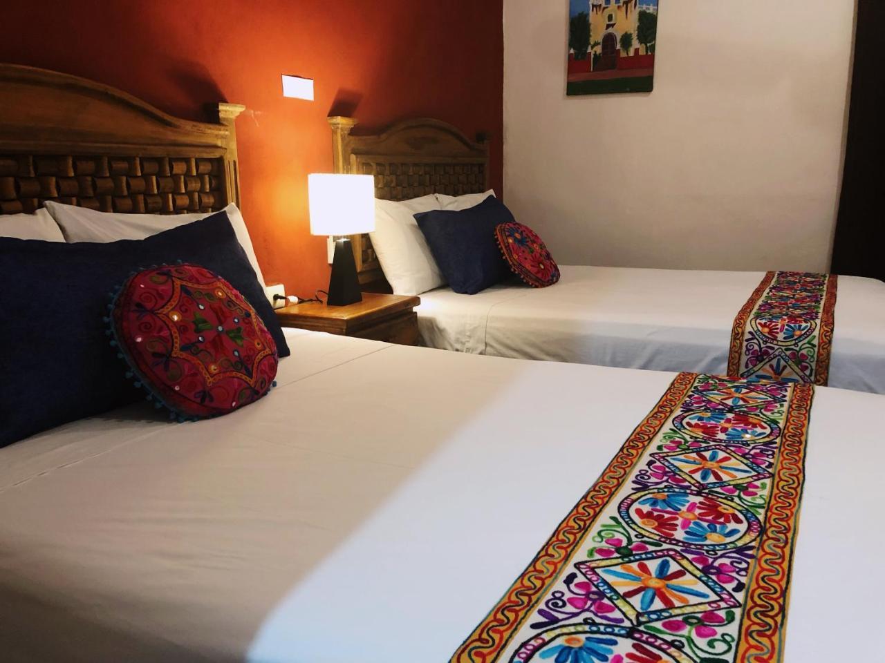 Hotel Real Colonial Valladolid  Extérieur photo